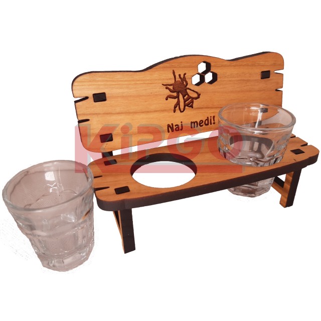 Lesena klop s kozarčki