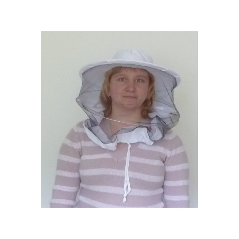 Beekeeping hat with veil